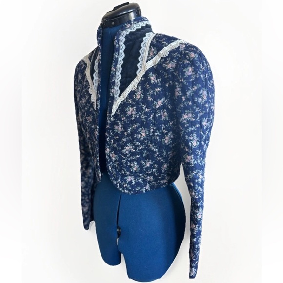 Vintage 70s Gunne Sax Prairie Boho Blue Flower Lace Quilted Jacket - Picture 4 of 12